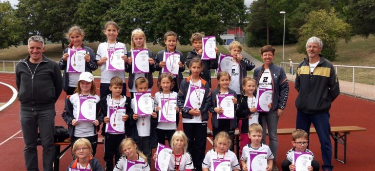 Das Team „Die schnellen Blitze“ holen bei der Kila in Aßlar die Goldmedaille